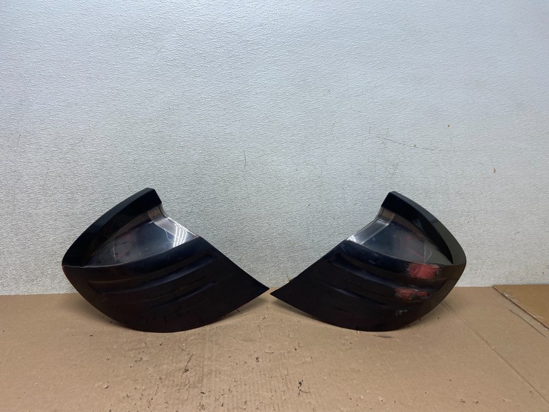 2002 to 2005 Mercedes C C230 Kompressor Coupe Left+Right Set Tail Light R5774 DG
