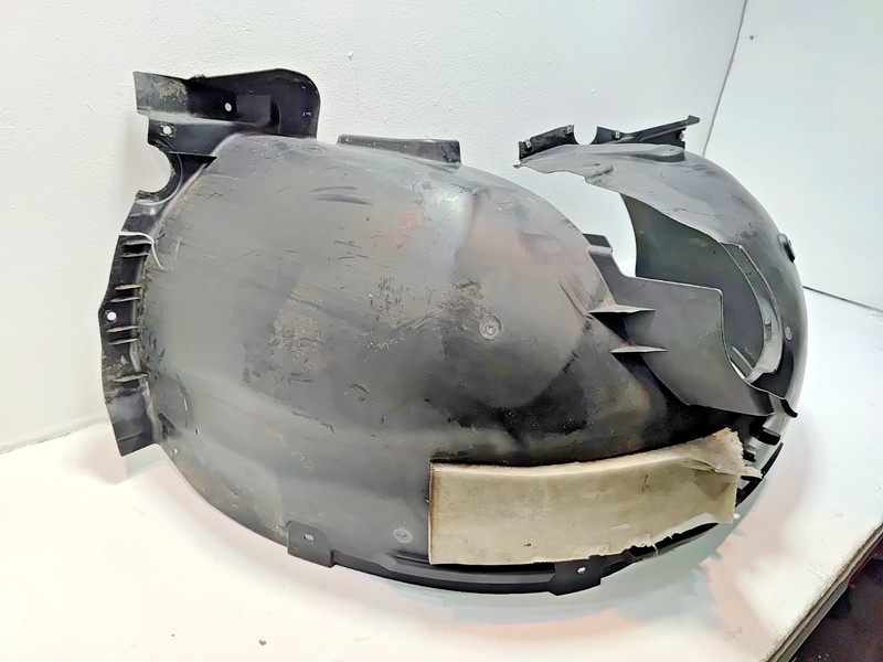 VOLKSWAGEN ATLAS FRONT RIGHT PASSENGER FENDER LINER SPLASH GUARD OEM 2018-2020