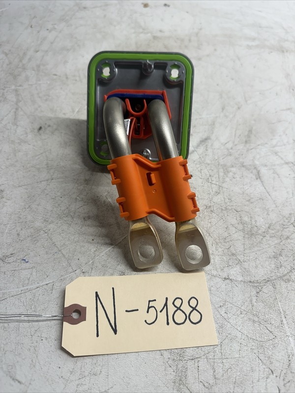 20-23 Tesla Model 3 High voltage battery charge connector 1507821-00 N-5188 B26