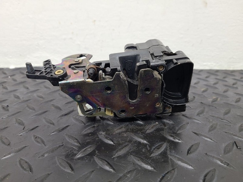 99-00 Cadillac Escalade Rear Right Passenger Lock Actuator OEM 16631784