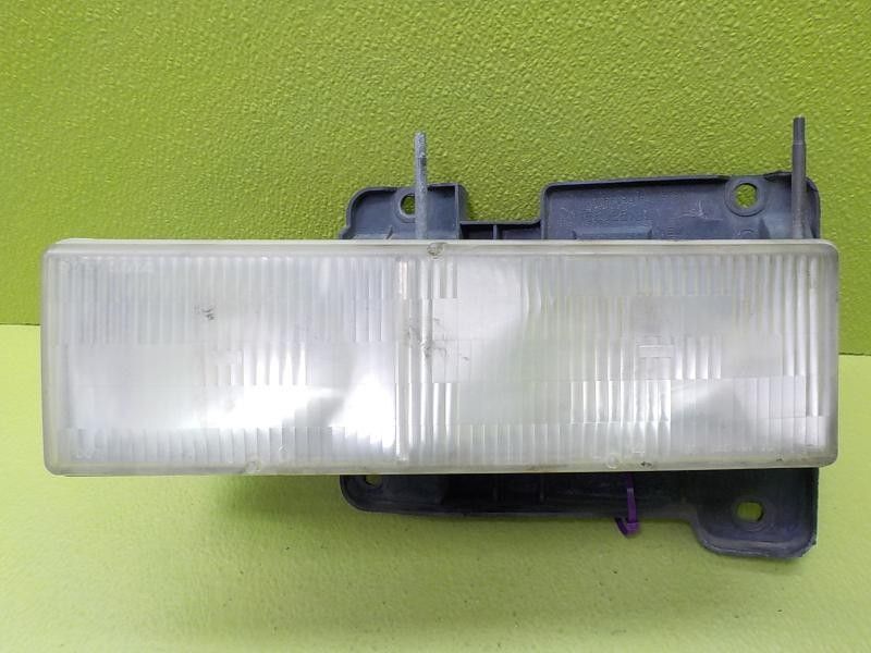 95-00 Chevrolet Tahoe Left Driver Side Headlamp Assembly OEM 15602613