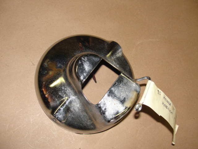 85 HONDA VT 1100 C SHADOW HEADLIGHT MOUNT BRACKET HEAD LIGHT LAMP HEADLAMP