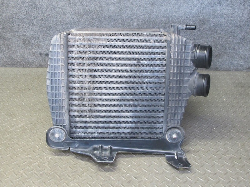 2017-2020 MASERATI LEVANTE M161 FRONT RIGHT SIDE RADIATOR AIR INTERCOOLER