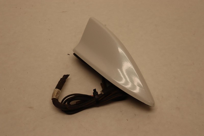 2018-2021 HONDA CIVIC SEDAN EX ROOF MOUNTED SHARK FIN ANTENNA OEM