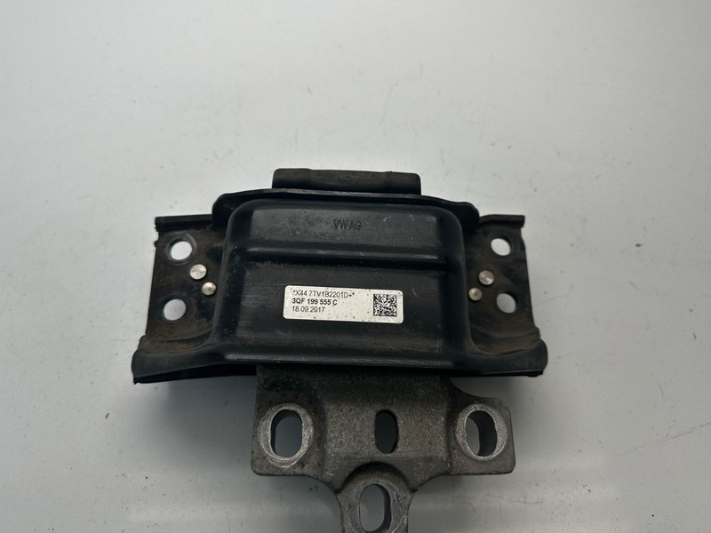 2018-2023 VOLKSWAGEN OEM ATLAS 3.6L TRANSMISSION DRIVER SIDE MOUNT BRACKET