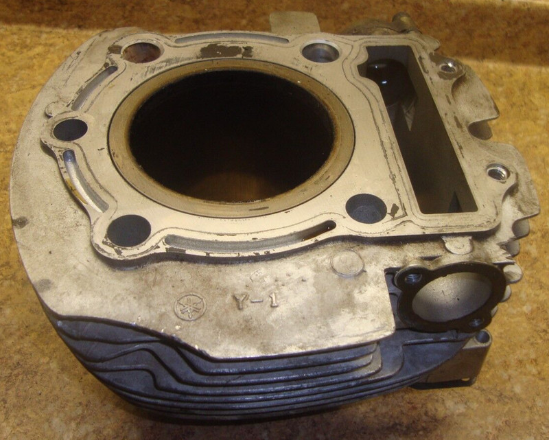 1985 Yamaha XV700 XV 700 Virago Front Engine Cylinder Jug Barrel Motor 85