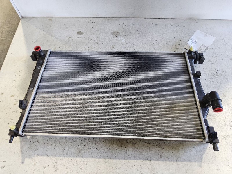 2019-2023 Jeep Cherokee Radiator 2.0L w/o Heavy Duty Cooling