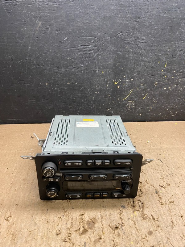 2003 - 2008 Pontiac Vibe GMC 6 Disc AM FM Radio Player Receiver T8348 DG