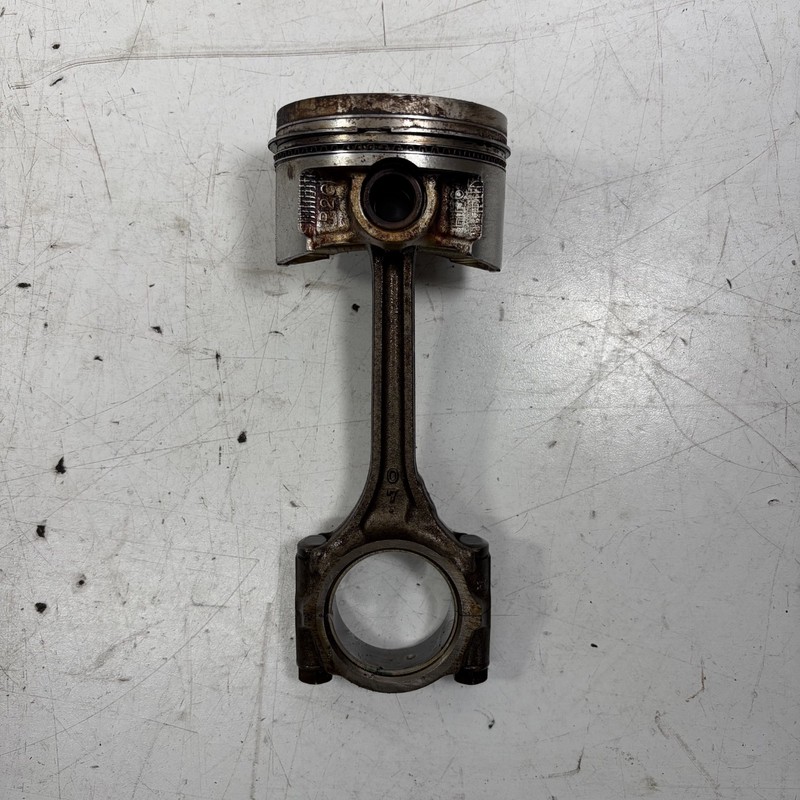92-00 Honda Civic JDM D15B Piston & Connecting Rod P2C OEM