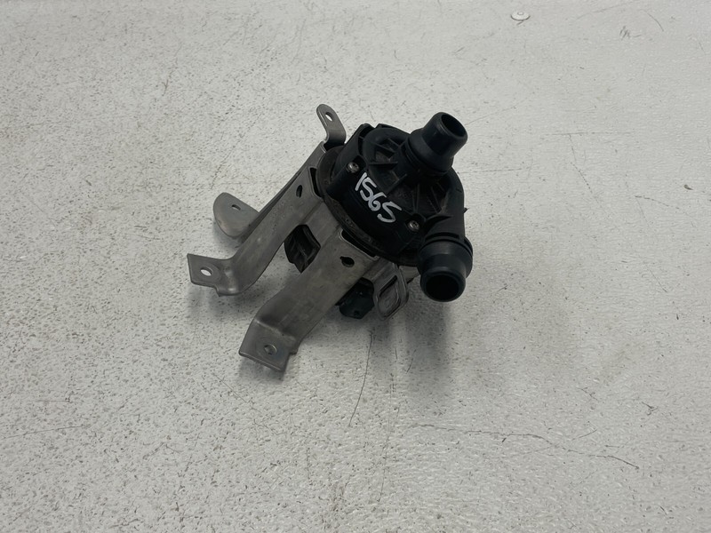 20 21 22 23 Toyota Supra Auxiliary Electric Water Pump W/Bracket 3.0L 1565 OEM
