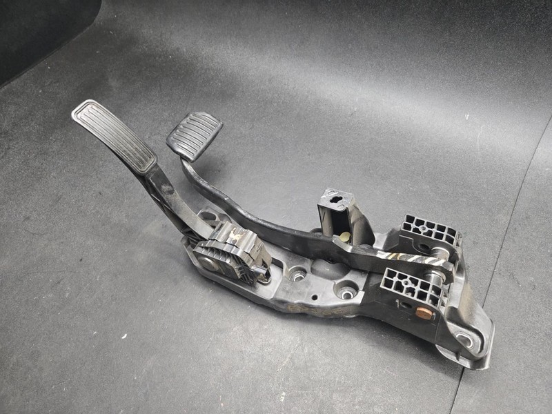 Gas Accelerator + Brake Pedals Set 2018 Ford Fusion DG9C-9F836-AD 2017 2019 2020