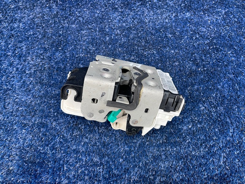 2019-2024 RAM 1500 Classic front left Door Lock Actuator OEM P04589417AI