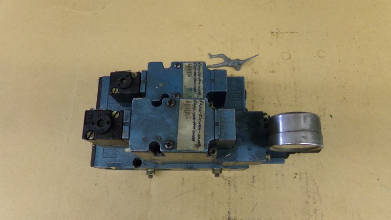 Mac Valve Assembly 6200C-511 6211C-511-PM-111DA PME-111DABE w/ Gauge