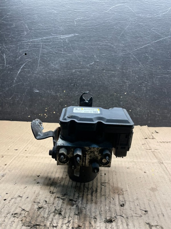 2011 - 2014 Ford E250 E350 VanABS Anti Lock Brake Pump Module Oem V2297 DG