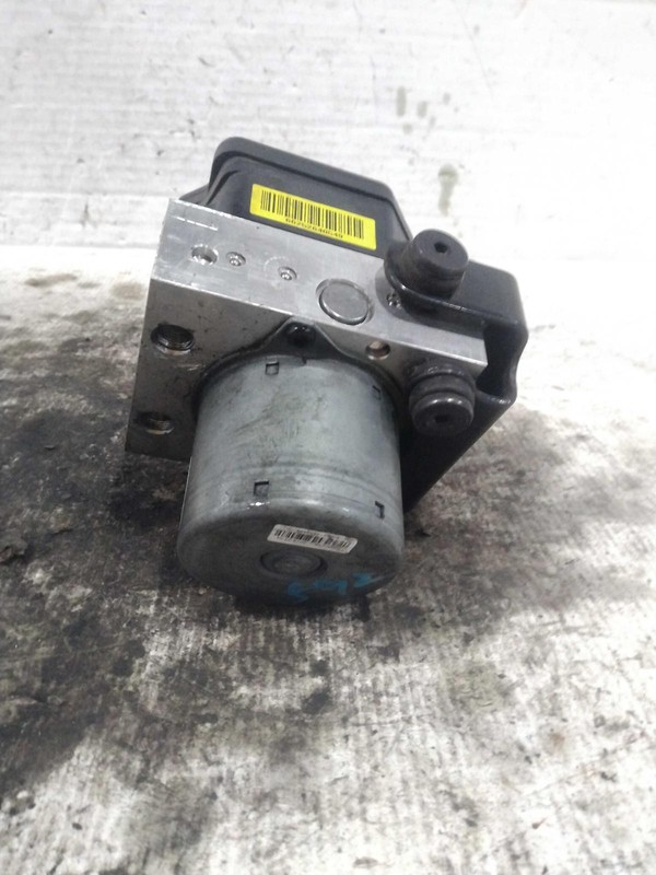 2016 Hyundai Santa Fe ABS Modulator Assembly OEM 58920B8700 Red 118K Miles