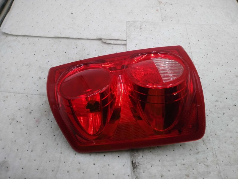 2005 Dodge Dakota Left Tail Light Assembly White OEM 442466 109K Miles