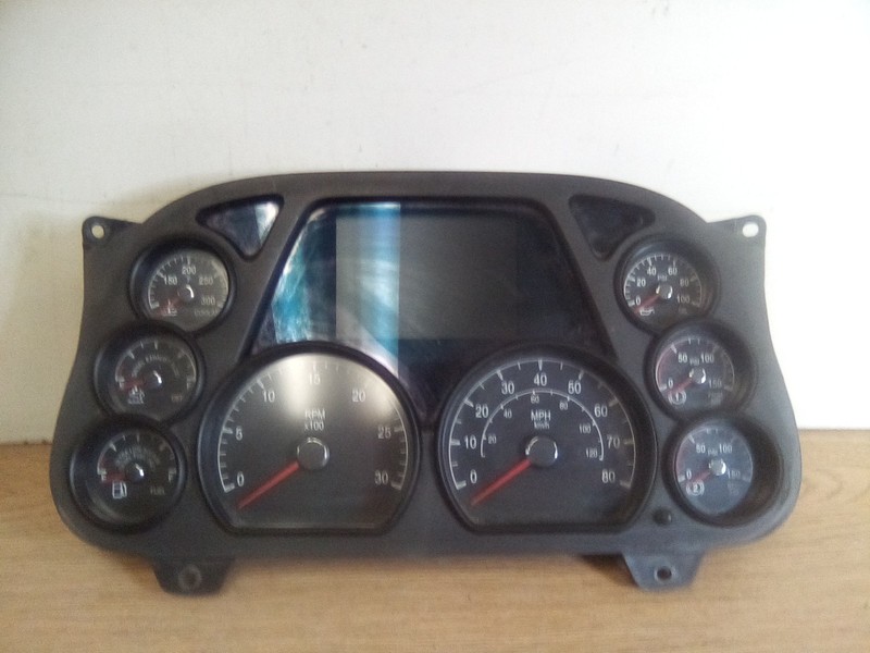 Peterbilt 579 Speedometer Instrument Gauge Cluster Q43-6079-1-2-111B