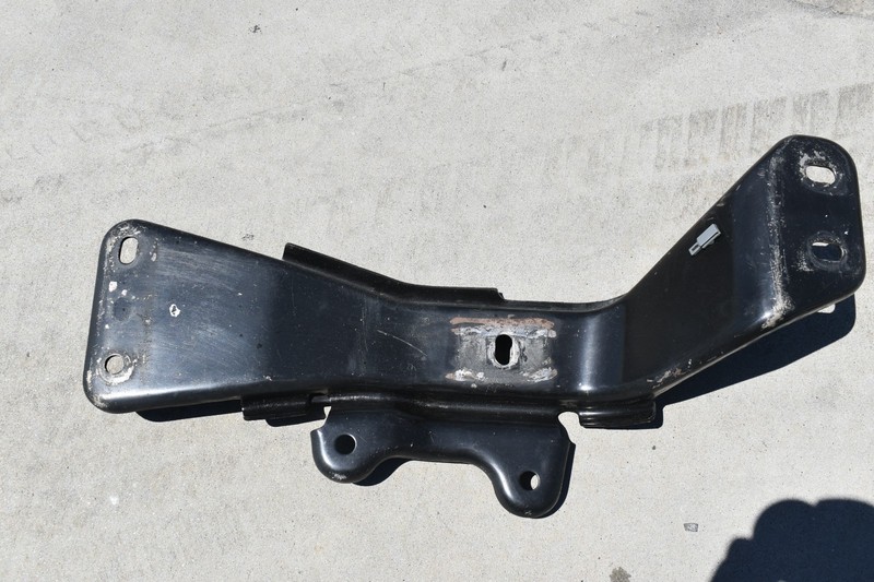 1998-02 Camaro Firebird T56 Manual Transmission Crossmember 10438098 USED OEM