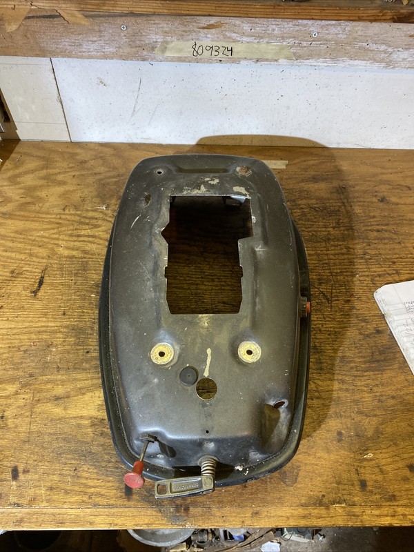 1979 Volvo penta 140 archimedes 14HP Powerhead Engine Cowl Base