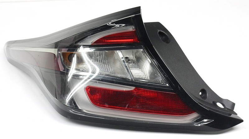 OEM Left Driver Side Tail Lamp For 2016-2019 Chevrolet Volt 23413608 Lens Chip