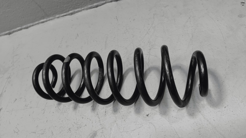 2018-2024 TOYOTA CAMRY SE XSE REAR PASSENGER SIDE SUSPENSION COIL SPRING OEM