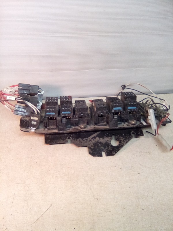 Mack 4MR21074M2 Fuse Block Box Relay Assembly *FREE SHIPPING*