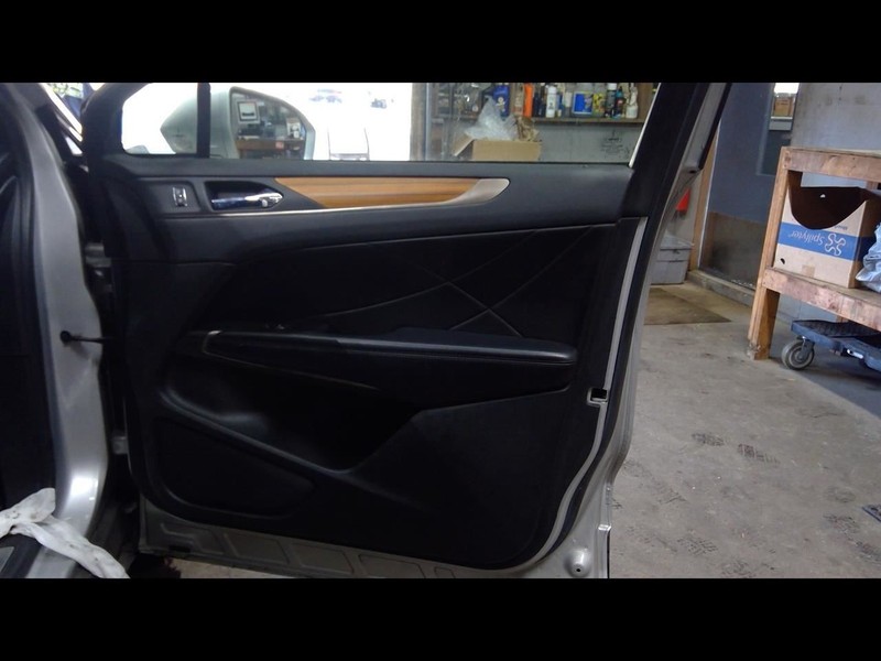 2019 MKC Passenger Right Front Door Trim Panel 1529560