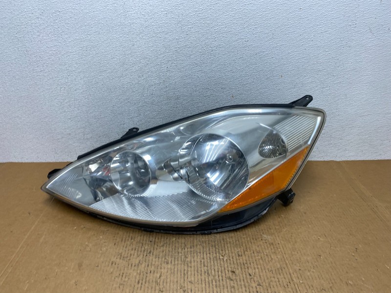 2006 to 2010 Toyota Sienna Left Driver Lh Side Headlight Halogen AE1406 DW