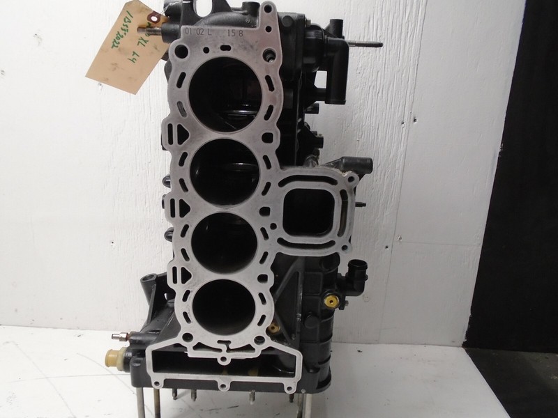 Used Mercury Verado 4 cylinder 200hp Outboard Cylinder Block 880504A13 4 stroke