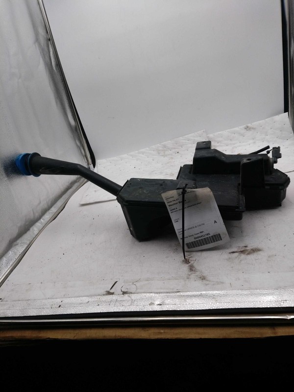 Used Washer Fluid Reservoir fits: 2020 Honda Pilot RH side US market w/fluid lev
