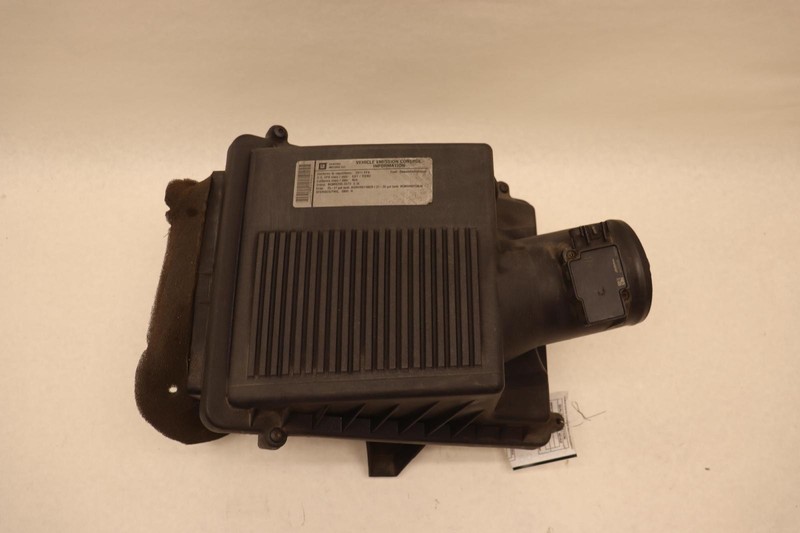 2009-2014 CHEVY SUBURBAN 1500 5.3L ENGINE AIR INTAKE CLEANER FILTER BOX OEM