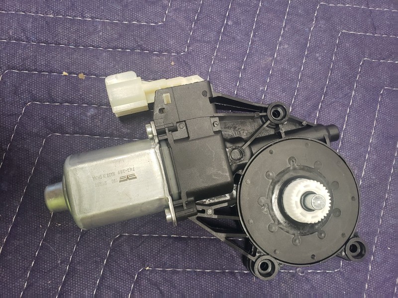 Front Right Power Window Regulator with Motor for Ford Focus 2012-2018 2 pin
