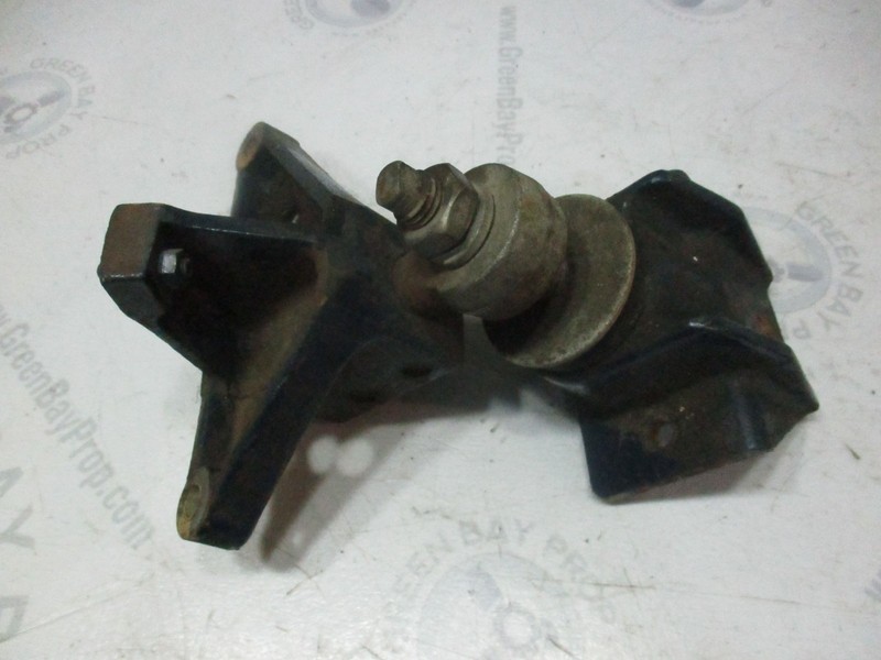 R090001 PCM Volvo Penta Marine Ford 302 V8 Stern Drive Engine Motor Mount