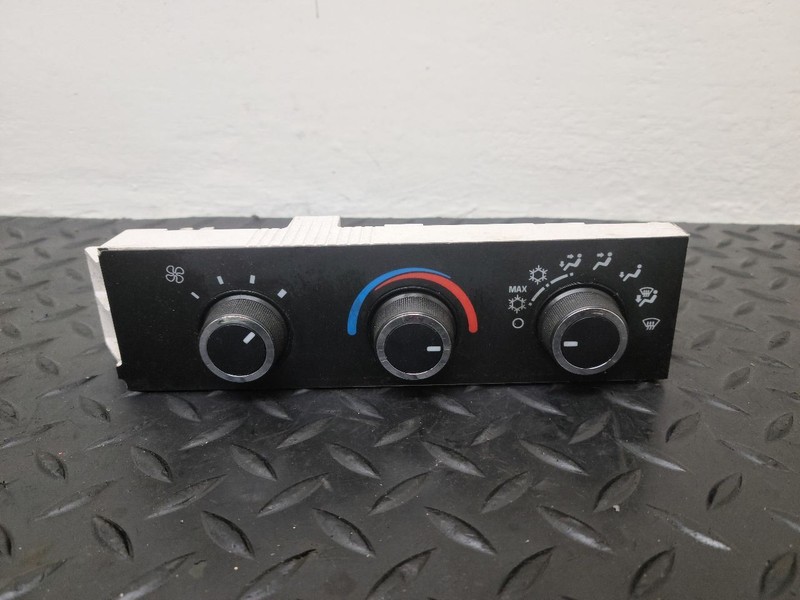 08-24 Chevrolet Express Van Temperature Control Assm W/O Defrost OEM 15773678