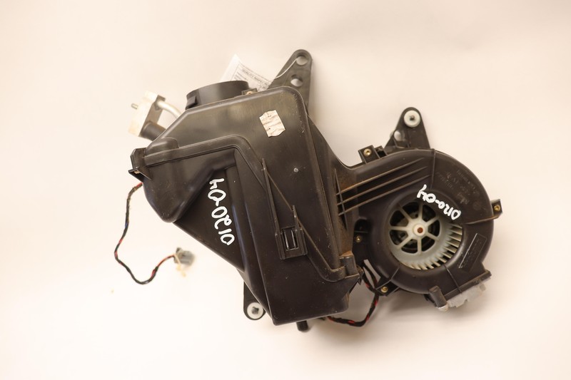 2003-2004 VOLVO XC90 2.9L REAR HVAC HEATER MOTOR BLOWER HOUSING BOX OEM
