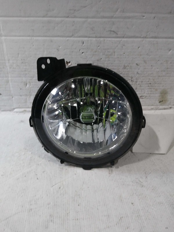 2018 Jeep Wrangler Right Headlight Assembly Orange OEM 653184 Used 146K Miles