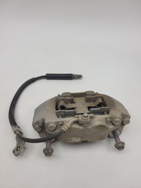 2019-2025 Chevrolet Silverado 1500 Crew Right Front Brake Caliper OEM 84565968