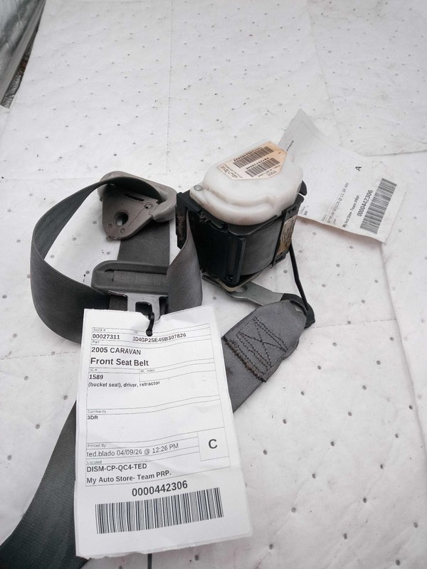 2005 Dodge Caravan White OEM Seat Belt YZ574D5AE 133K Miles Used