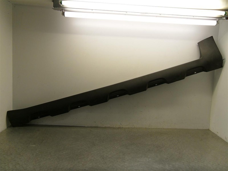 2003 SATURN VUE PASSENGER ROCKER MOULDING OEM 189.GM7403