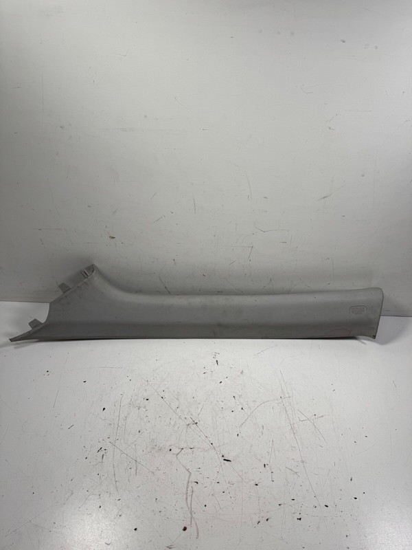 07-011 Honda CR-V Left Windshield Pillar Trim 84151-SWA-A01ZA OEM