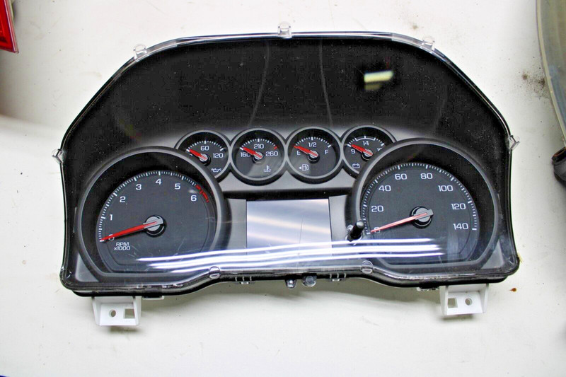 2021 CHEVY SILVERADO Speedometer Gauge Cluster OEM 84934295 1k Miles CRACK