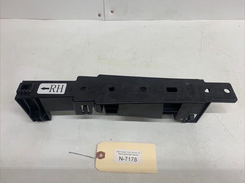 2020-2022 TESLA TRUNK BOOT BRACKET HOLDER RIGHT OEM 1552221-00-B 7178 B44