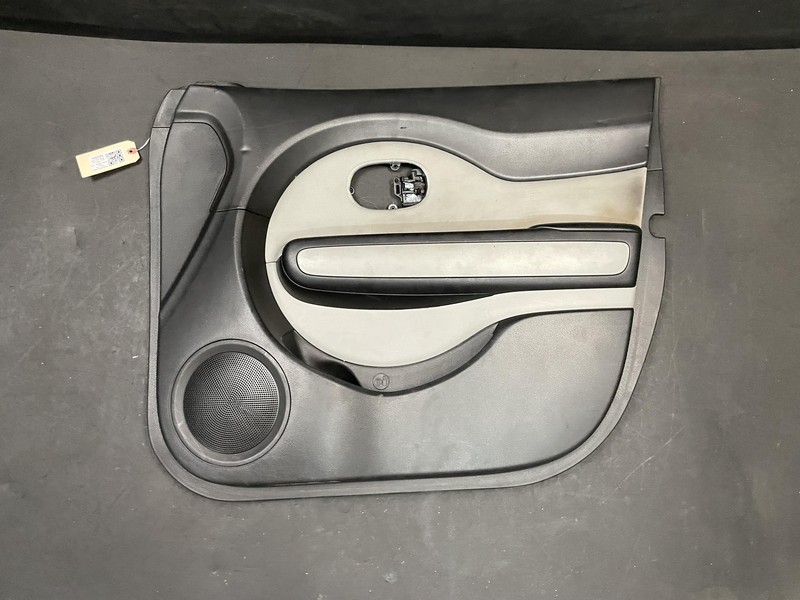 Front Right Door Trim Panel 2017 Kia Soul 82320-B2000 2017 2018 X