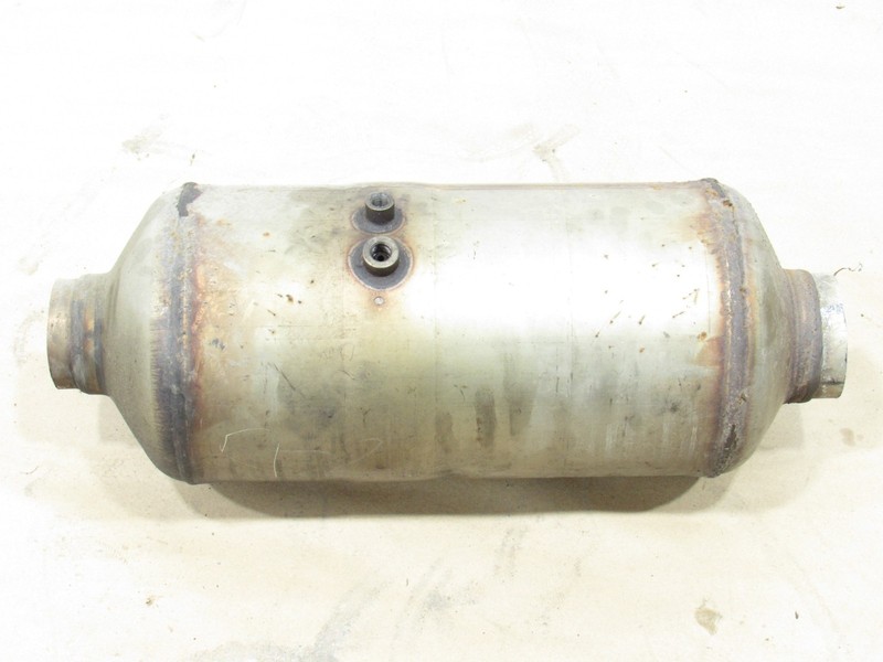 Scrap Metal 6.6L Diesel Exhaust Catalytic Converter Muffler Pipe 15-19 ;Y3