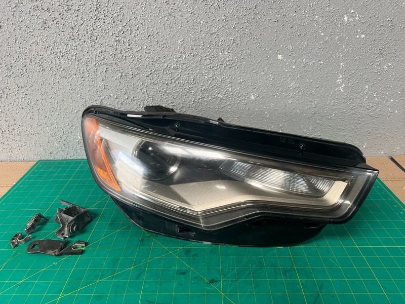 DAMAGED 12-15 Audi A6 FRONT RIGHT PASSENGER SIDE XENON HEADLIGHT LAMP OEM