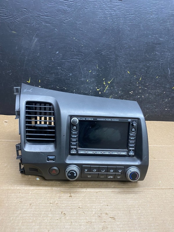 2006 - 2011 Honda Civic Radio AM/FM Climate Control Air Vent Bezel W0357 DG