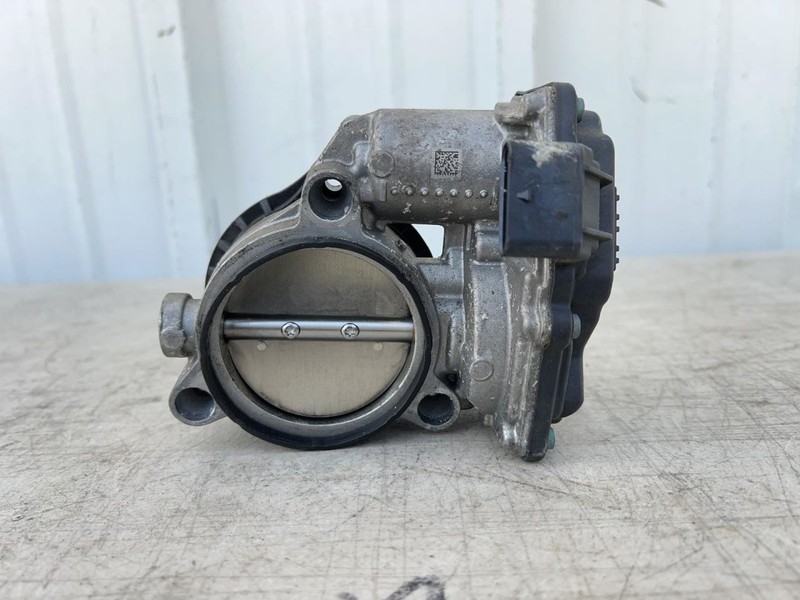 2016-2020 BMW 750i Throttle Body