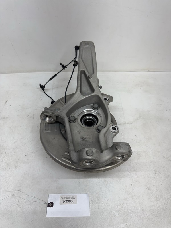 17-23 Tesla 3 FR Right Knuckle Wheel Hub Disc Rotor Caliper 1044316-00-E 39030