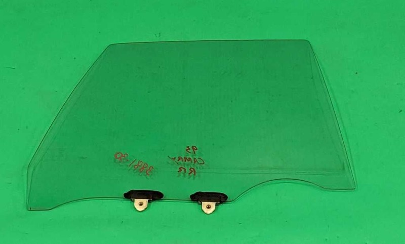 92 93 94 95 96 CAMRY SDN PASSENGER RIGHT REAR WINDOW DOOR GLASS OEM 3881-30