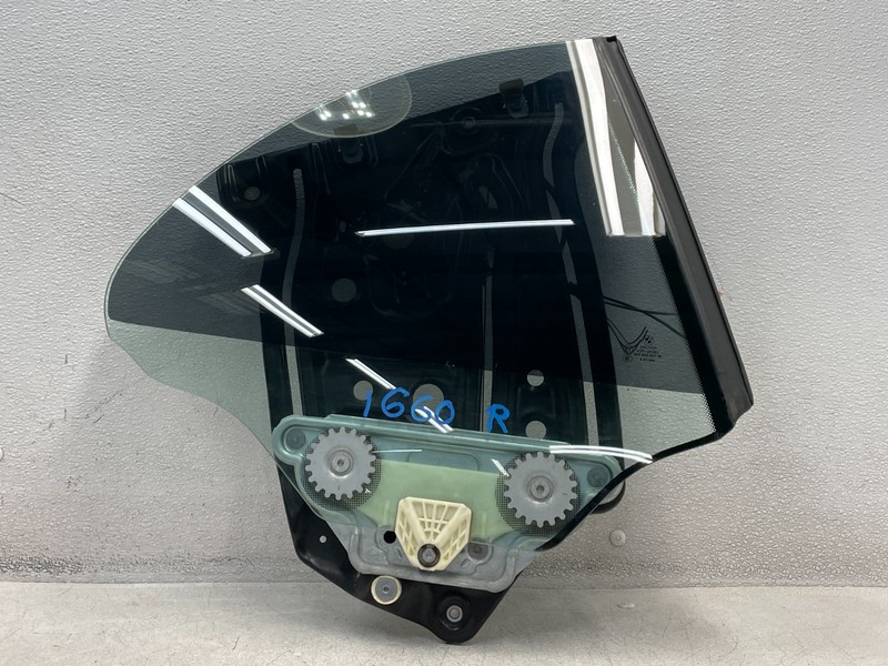 13-15 F12 BMW M6 Rear Right Passenger Quarter Window Glass Regulator OEM 1660